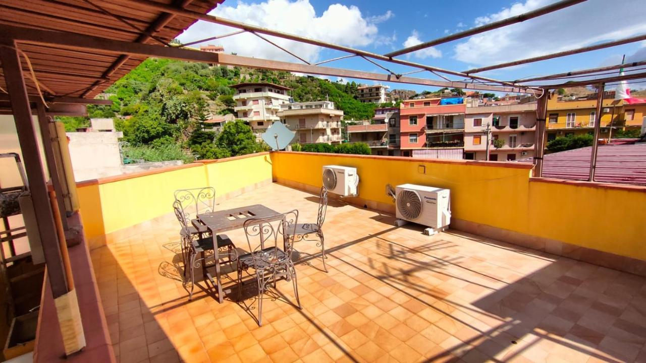 Villa CASA SOPRANO da Anita Messina Esterno foto